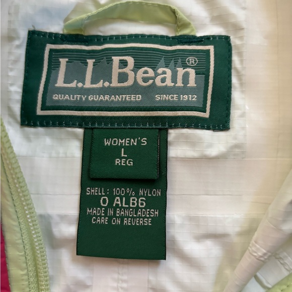 L.L. Bean Women's Green Rain Jacket - Large - Picture 3 of 4